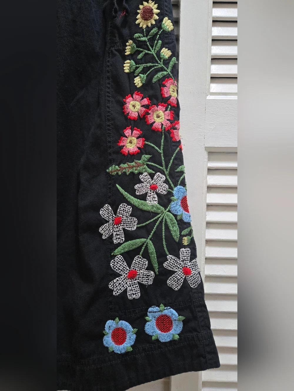Johnny Was Hinga Wide Leg Embroidered Cargo Pants Black Boho Floral Size L - Picture 3 of 15